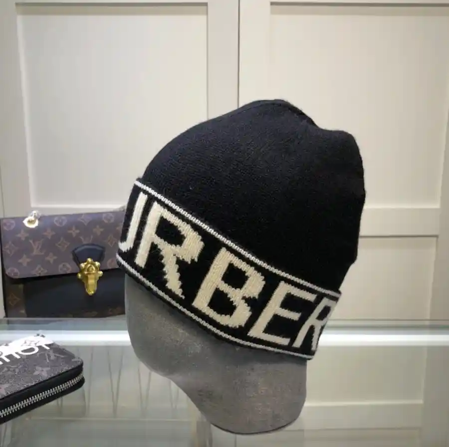 Burberry Logo Knit Beanie 4